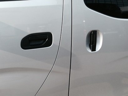 日産 キャラバン 純正品 フロントドア アウターハンドル 両側 Amazon | ニッサン NV350 キャラバン(DXワイド) カラードドアハンドル