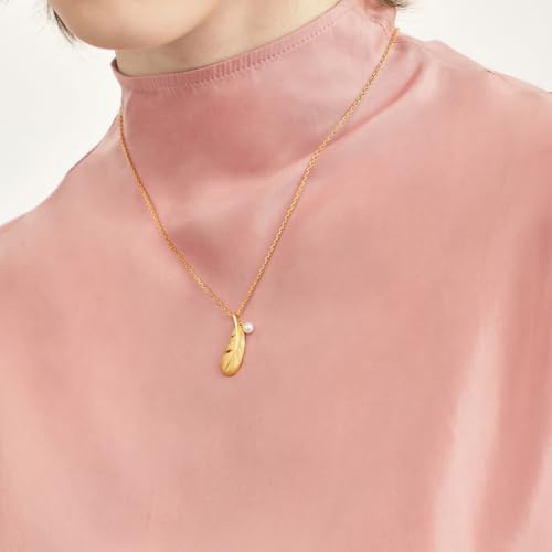 CHOW SANG SANG 999.9 24K Solid Gold Love Decode Cupid’s Feather Pearl Pendant for Women 93640P2