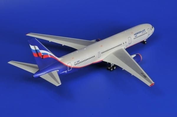 Amazon | ズベズダ 1/144 ボーイング 767-300 プラモデル ZV7005