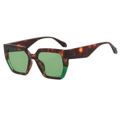 Lunettes de soleil vintage pour femme au style grand format chic en terrasse