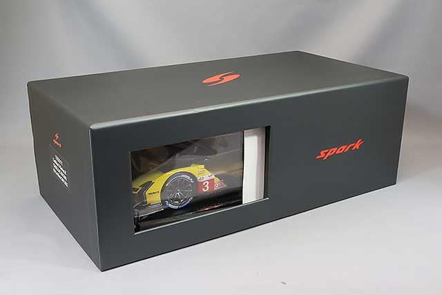 Amazon.co.jp: Spark 1/18 Cadillac V-Series R 