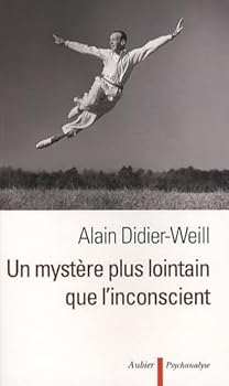 Paperback Un mystère plus lointain que l'inconscient [French] Book