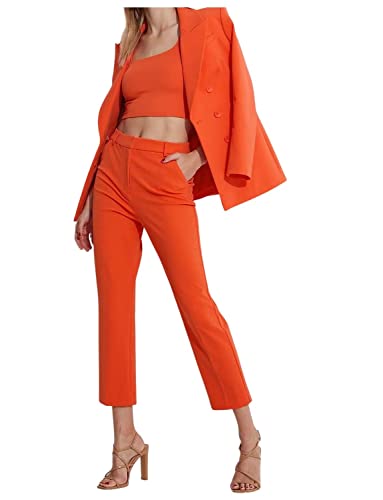 Costume double boutonnage femme aux finitions haut de gamme et revers en pointe