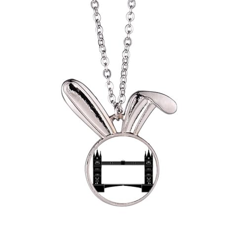 Collier avec pendentif lapin et London Bridge : le bijou idéal pour vos escapades et voyages