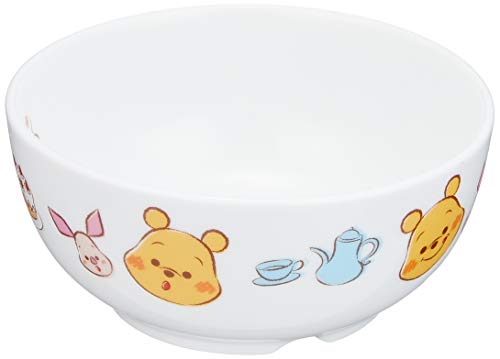男の子にも女の子にも人気のキャラクター「くまのプーさん」が描かれた、約直径10×高さ4.5（cm）のこども用のお茶碗。無鉛絵具原料&軽量強化のこども食器「Light&Strong」シリーズのニューセラミックのアイテムなので、重量:約152gと、とても軽く持ちやすさもバッチリ。