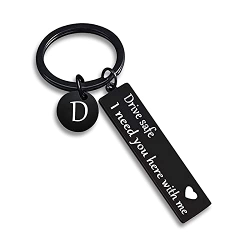 VICKHU Llavero seguro para conducir para novio, llavero de 26 letras, regalos para novio en cumpleaños, Navidad, día de San Valentín, Letra D negra, Security keychain