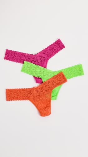 Image of hanky panky - Signature Lace Low Rise Thongs for Women | Lacy Lingerie Underwear | 3 or 5 pack