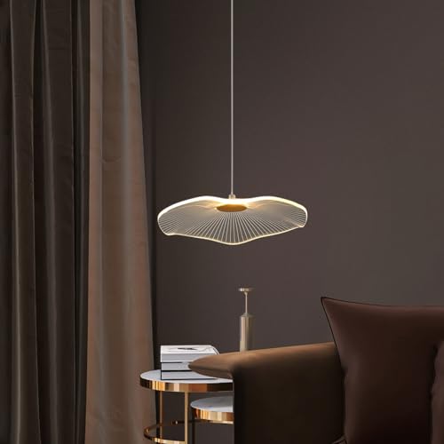 Lámpara de vestíbulo dorada para iluminar escaleras con techos altos