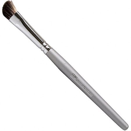 Mineral Essence Angled Shadow Fluff Brush by Mineral Essence