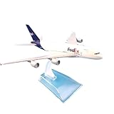 Le modèle d'avion en alliage est un représentant de l'artisanat de précision. Son fuselage est en alliage d'aluminium. Ce matériau offre non seulement une rigidité suffisante pour résister à la pression aérodynamique, mais également grâce à une technologie de traitement précise, la surface du modèle est aussi lisse qu'un miroir, réduisant ainsi la résistance de l'air et améliorant l'efficacité du vol.