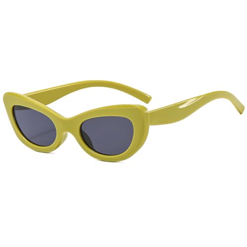 Lunettes de soleil oeil de chat pour vos shootings de mode en rue