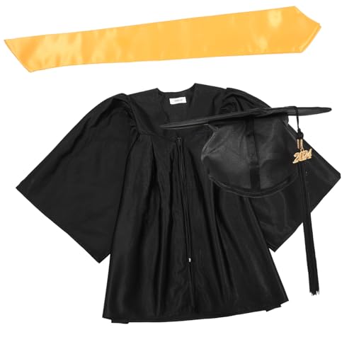 Toga de graduación rosa con birrete y borla para fotos inolvidables de graduandos