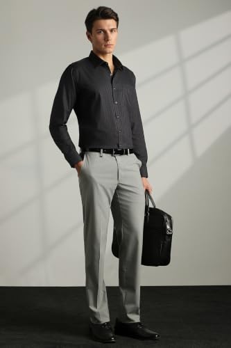 Image of Van Heusen Men's Cotton Solid Slim Fit Shirt