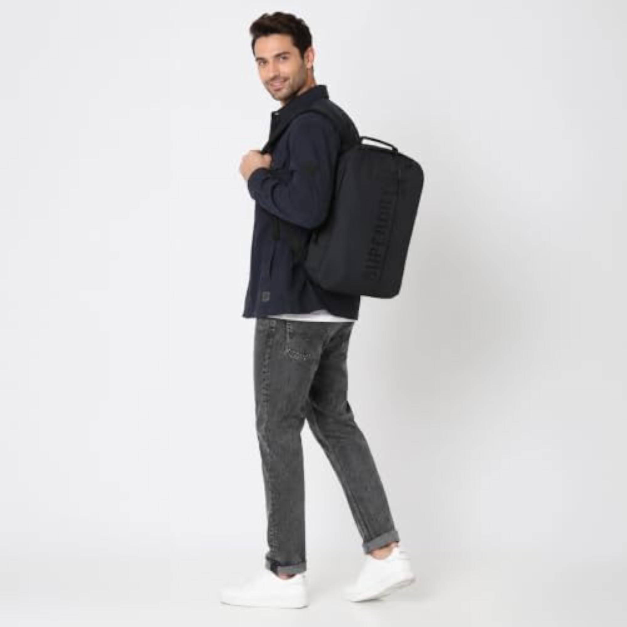 Averra Black Laptop Backpack with 24L Capacity