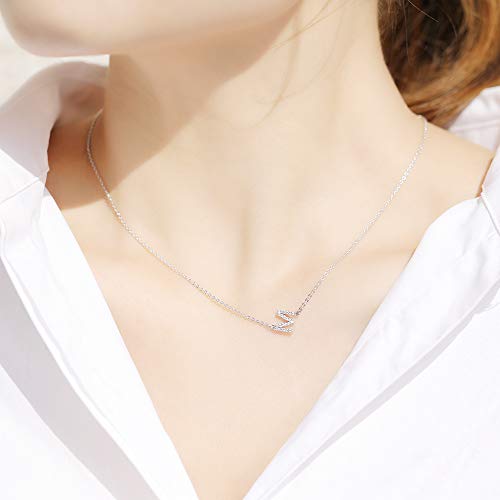 Collier initial argenté pour fille et femme, bijou alphabet délicat à porter au quotidien