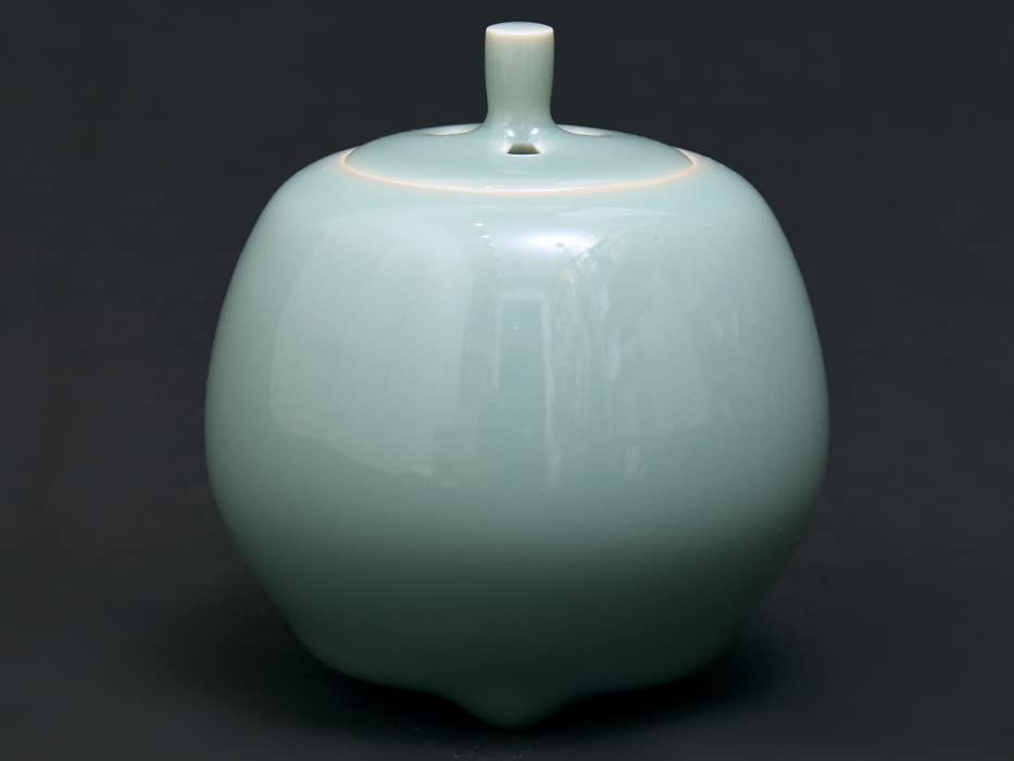 Amazon.co.jp: 松本為佐視（作）青磁香炉 共蓋 三足 高さ10.8㎝ 共箱