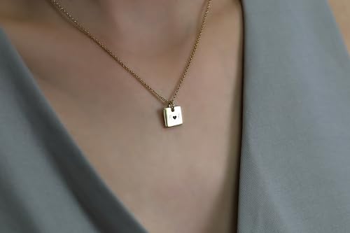 Collier initiales personnalisé avec pendentif carré gravé main - 2