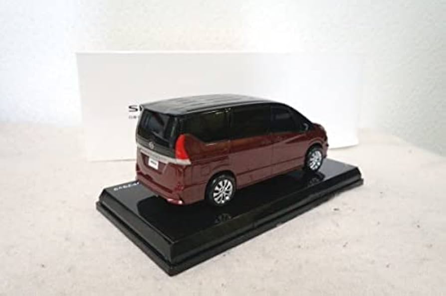 Amazon | 日産 セレナ ハイウェイスター 1/24 ミニカー マルーン
