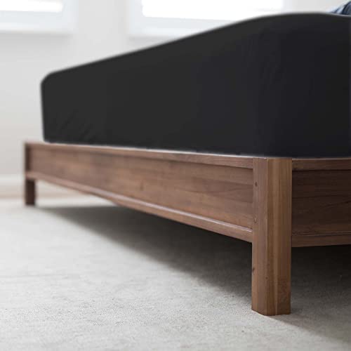 LUXURANGE® King Fitted Sheet, with 30cm Depth Pocket, Bed Sheets King, 100% Polycotton , Hotel Quality Easy Care Plain Dyed Soft, Sweat-absorbent and Breathable (King, Black)