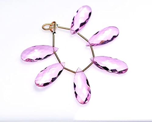 Briolette morganite quartz rose microfacettée à reflets lumineux intenses
