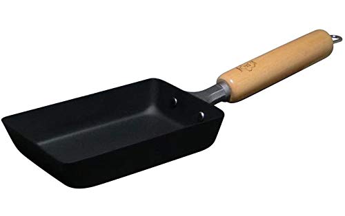 Takumi Cast Iron Japanese Tamagoyaki Omelet Pan with Wooden Handle Made in Japan Magma Plate Traditional Rectangular Pre-Seasoned Cast Iron Pan for Rolled Egg Omelet Small