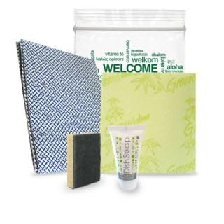 20 Kit di benvenuto KRES213 B 4 pezzi per residence, case vacanze, appartamenti e campeggi. SACCHETTO VUOTO IN POLIETILENE -DETERSIVO PIATTI - SPUGNA PIATTI PANNO PAVIMENTO - PANNO PIATTI
