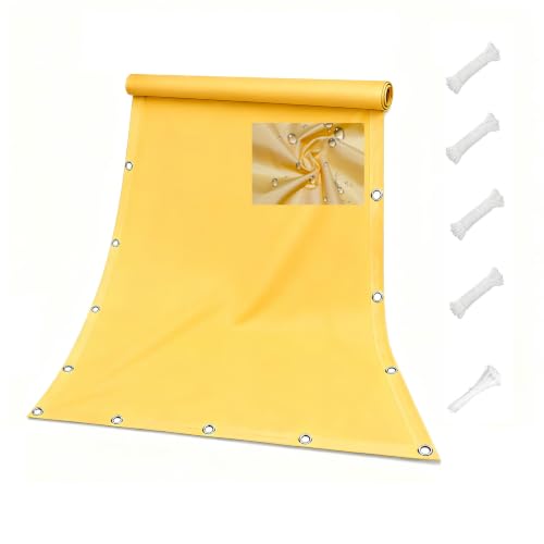 Voile d'ombrage imperméable jaune contre la chaleur et la pluie sur la terrasse
