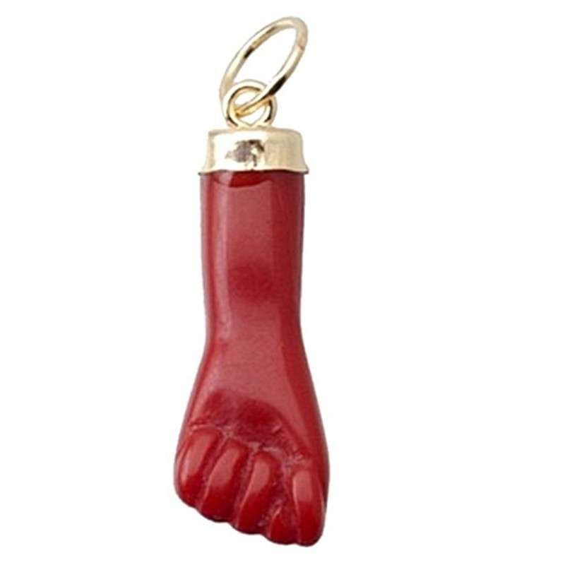 Colgante Mano Puño coral rojo fabricado en oro de 18k
