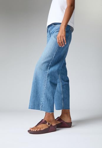 Image of FitFlop Lulu Adjustable Leather Toe-Post Sandals
