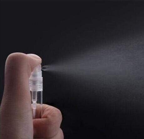 Flacone in vetro trasparente con pompa spray