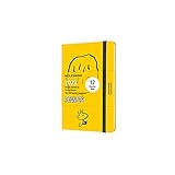 La agenda semanal tiene una tapa dura y dibujos temáticos de Woodstock. Cada agenda tiene una tarjeta con una historia y una hoja de pegatinas temáticas