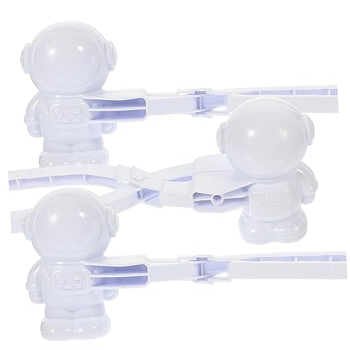 Toddmomy Snow Toys for Kids 3pcs Plastic Astronaut Makers Snow Ball Toys for Boys 5 Years Old Random Color