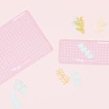 Craftelier Mini Magnetyczna mata do cięcia Magic Mat do Mini Evolution firmy We R Memory Keepers | idealna do stosowania z wycinarką | różowa - rozmiar 16,4 x 7,5 cm