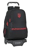 Mochila ligera. Sistema de sujeción Safta. Doble tirador en cremallera principal para facilitar su apertura. Hombreras y espalda ergonómicas y acolchadas. Bolsillo frontal de gran formato. Asa de mano en la parte superior. Mochila extraíble.
