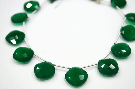 Green Onyx coussin facetté en fil de 8 pouces pour création de bijoux