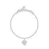 Instants: gioielli in acciaio che catturano l'amore nei minimi dettagli. Semplici e delicati, orecchini, collane e bracciali presentano raffinati raffinati, celebrando momenti di eleganza senza tempo.