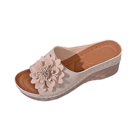 Pantoufles compensées femme pour un été cocooning à la maison
