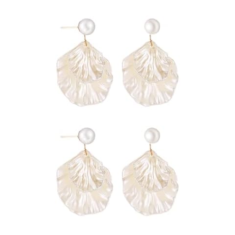 2 Pairs of Elegant Pearl Scallop Earrings Cover