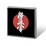 ピンバッジ 極真空手 極真会館 ブローチ 徽章 ボタンブローチ 缶バッジ 合金製 襟章 アクセサリー 正方形 お洒落 軽量 人気