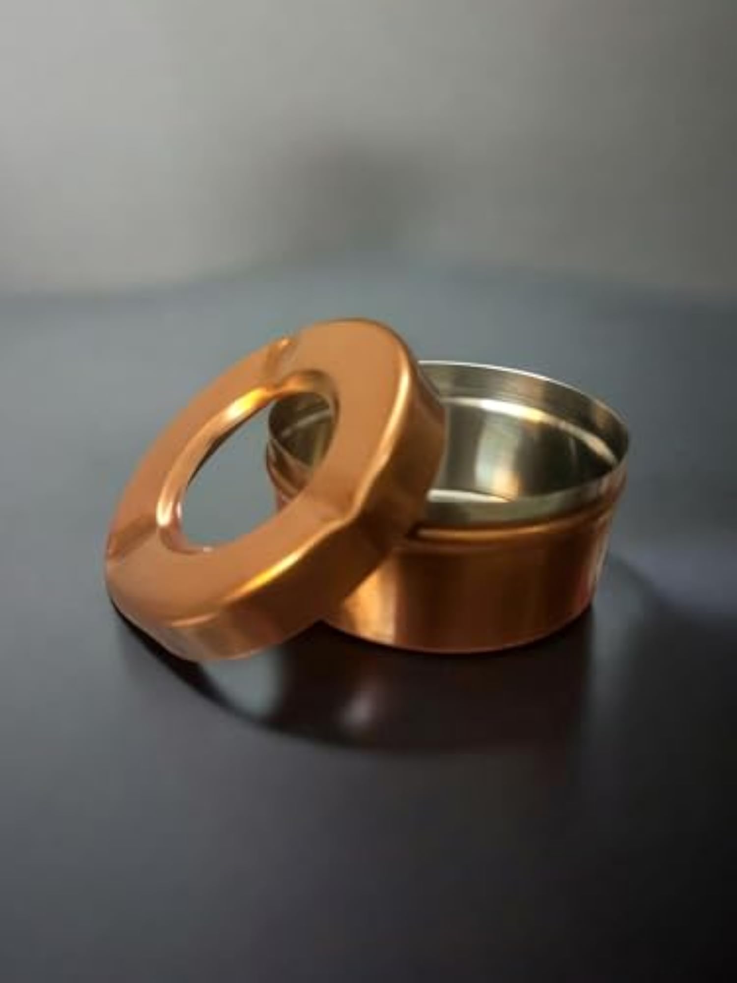 Nooks Round Ashtray with Lid, Copper-Coloured Metal