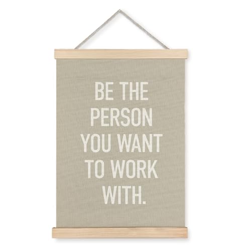 LUVADIAN Decoración motivacional de pared de oficina, sé la persona que quieras trabajar con marco para colgar pósteres, arte de pared inspirador para oficina, obra de arte en equipo para oficina, 12