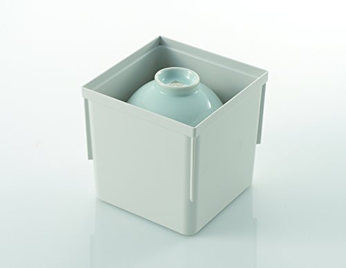 重ねて収納するので、お茶碗が崩れる心配もなく、システムキッチンの引出しに入れて収納しておけば、ご飯を盛り付ける際に、取り出しも楽々。ジョイントもあるので、たくさんのお茶碗の収納や、お椀と並べて収納も可能です。