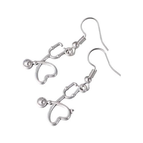 Boucles d'oreilles de cartilage pour sublimer une coiffure relevée