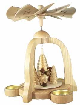 Pyramide de Noel bois cadeau traditionnel authentique decoration de table theme foret allemande