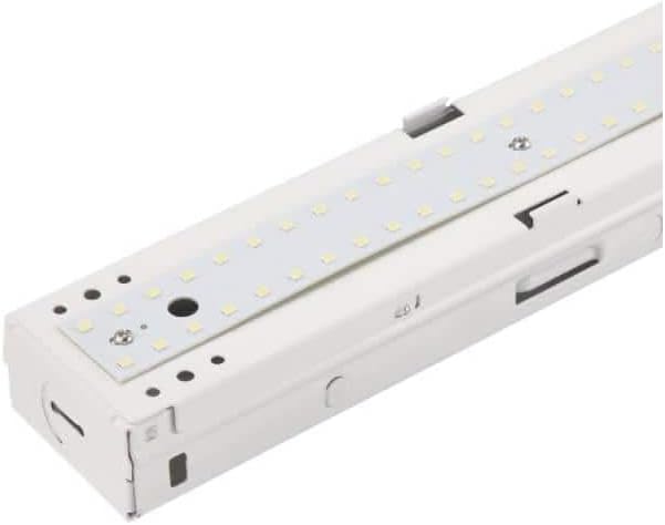 EATON Lighting 8SLSTP8040UNV 8000 lm 4000K LED Strip Light, 8'