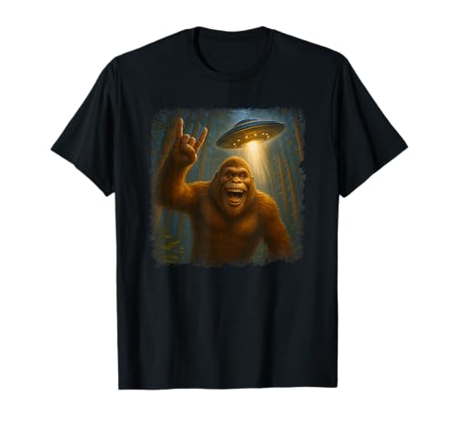 Distressed Bigfoot UFO Selfie with Funny Invasion Alien Art T-Shirt