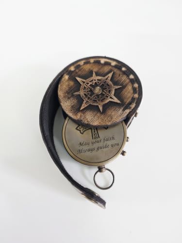 Brújula de bolsillo artesanal de latón con estuche de cuero, con cruz cristiana grabada y mensaje “Que tu fe siempre te guíe”, diseño vintage para hombres, papá, esposo y viajeros miniatura 4