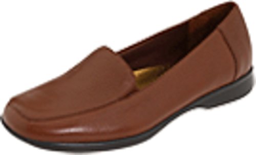 Image of Trotters Women's Jenn Loafer