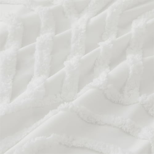 Image of Bedsure Boho Tufted White California King Comforter, GentleSoft 3 Pieces Boho Farmhouse-Style Decor Bedding, Arch Bedding for All Seasons, 1 Bed Comforter, 2 Pillow Shams, 104x96 Inches