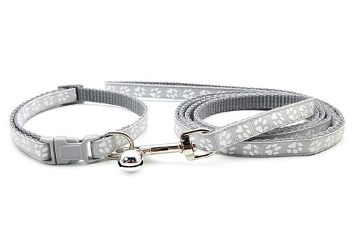Small Dog Puppy Pet Collar and Lead Set Pawprint Design Nylon Adjustable Size 19-32cm Collar with Bell and 120cm Leash Silver Light Grey - Image 2